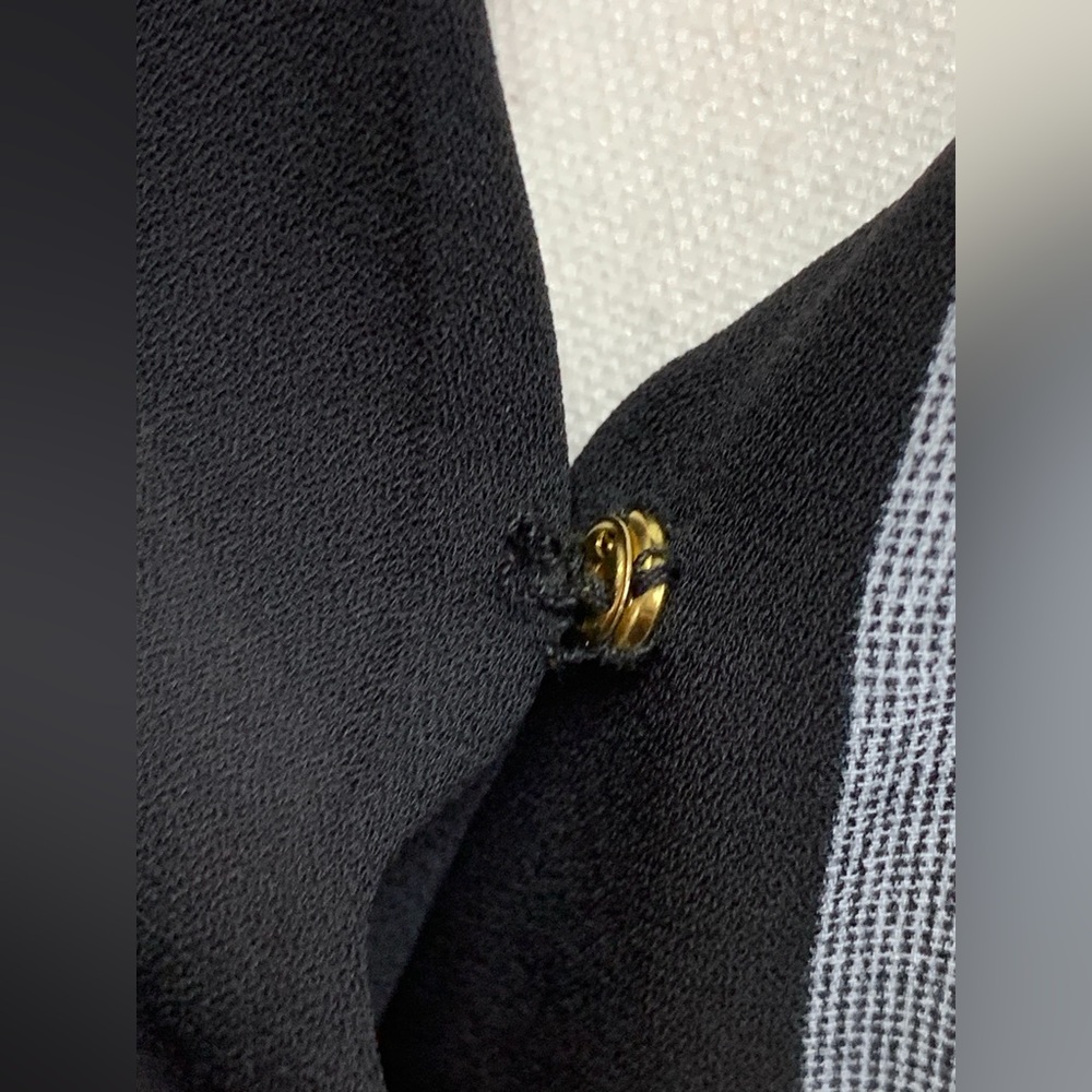 CHAUS GEOMETRIC PATTERN BLOUSE - SZ LARGE - Picture 4 of 5